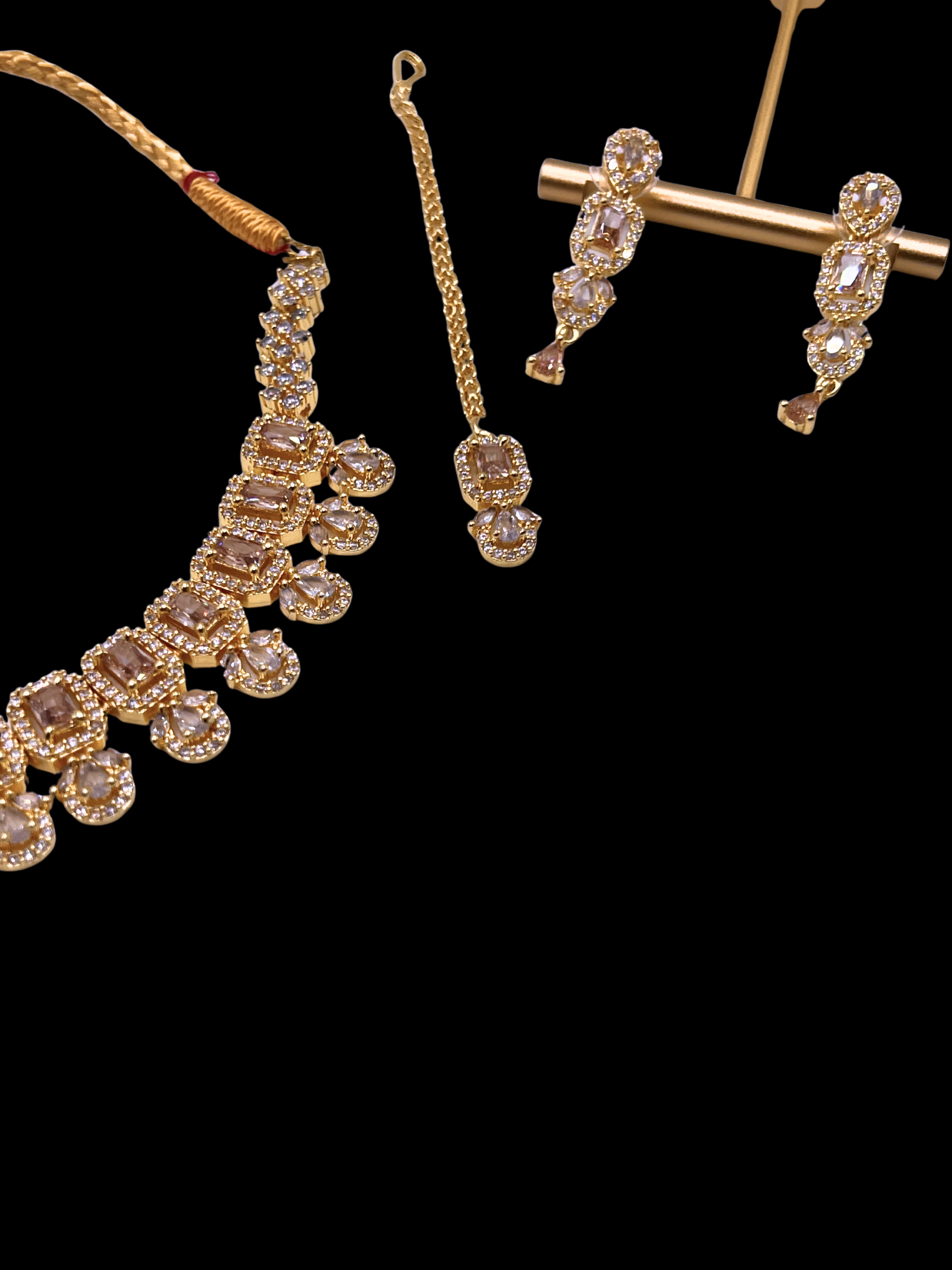 Shehzadi Noor Set In Rectangle