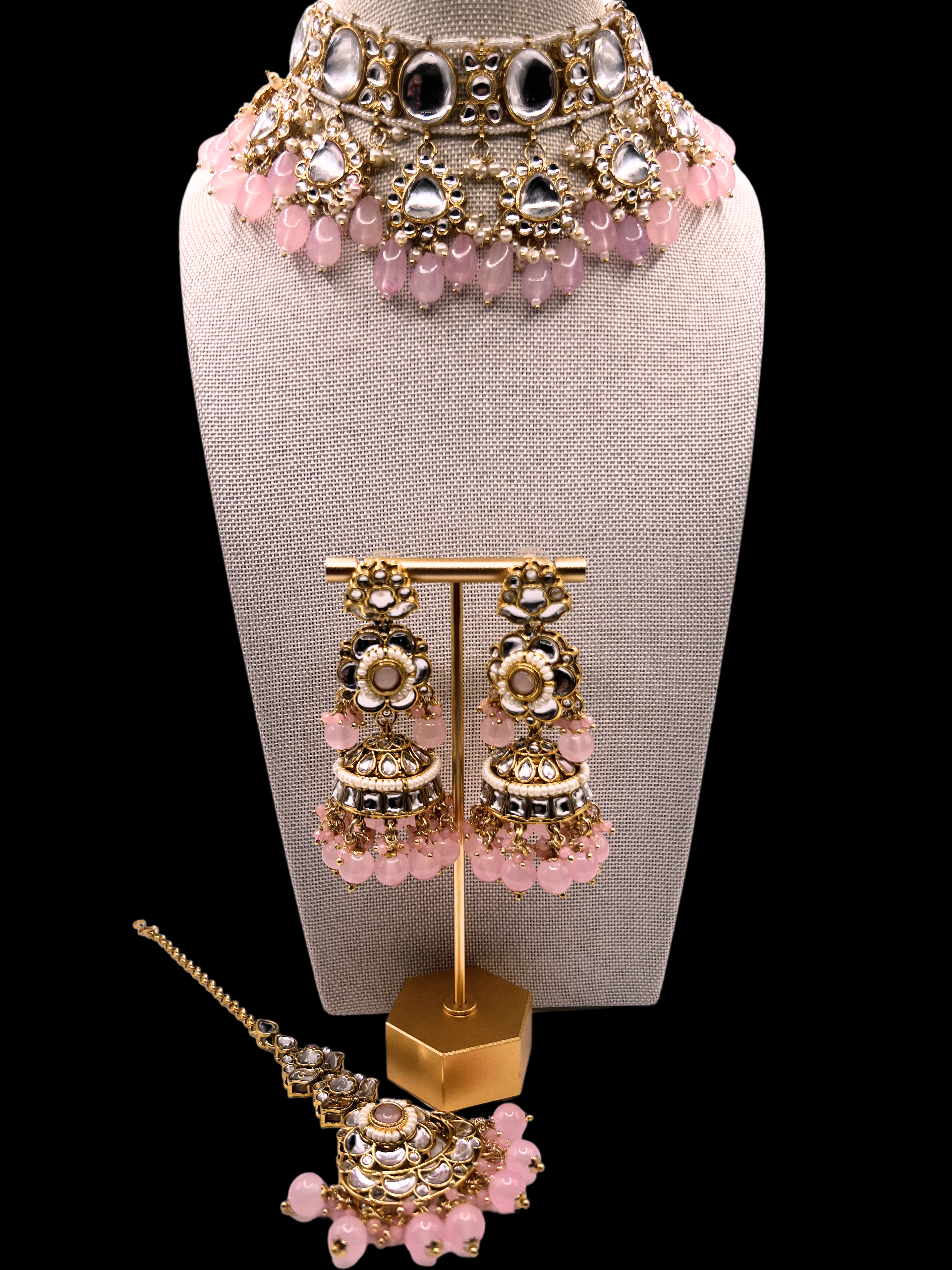 Roselight Choker Set